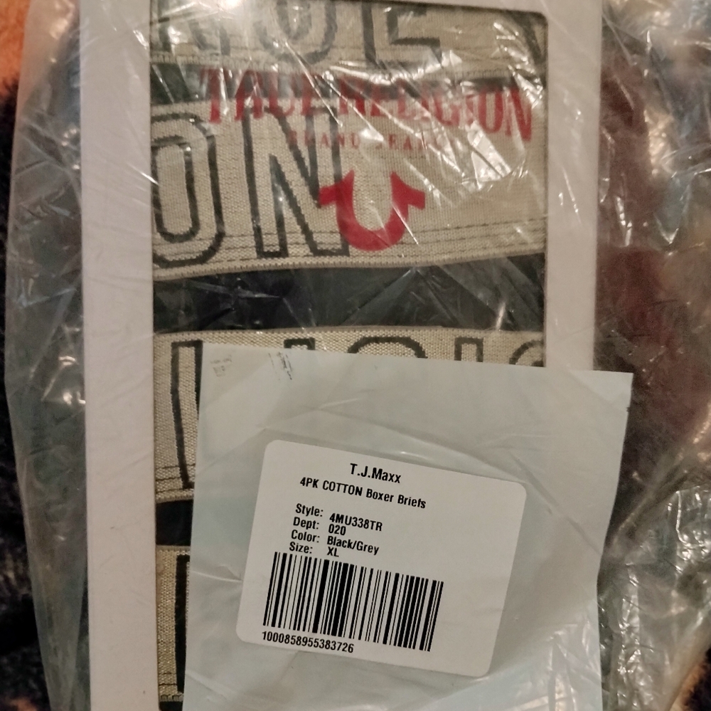 Authentic TRUE RELIGION pack 4 Mens Fly Front Boxer Briefs XL. New with Tag.